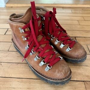 Danner Mountain Light Cascade Hikers